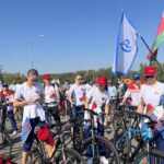 Массовый велопробег с участием белорусских атлетов прошел в Минске в честь Дня народного единства